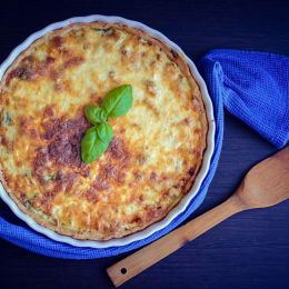 quiché de repollo y langostinos