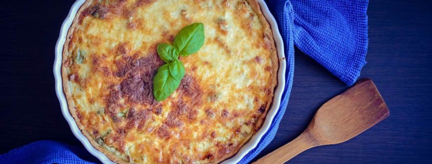 quiché de repollo y langostinos