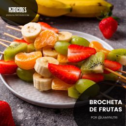 Brocheta de frutas
