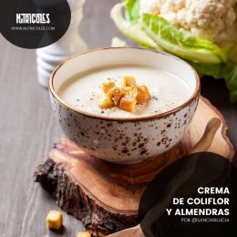 Crema de coliflor y almendras
