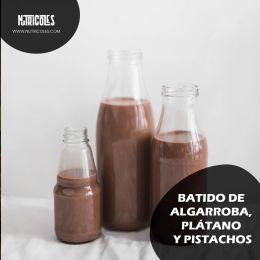 BATIDO DE ALGARROBA, PLÁTANO Y PISTACHOS